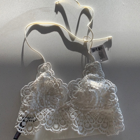 Urban Outfitters White Lace Barlette - Picture 1 of 3
